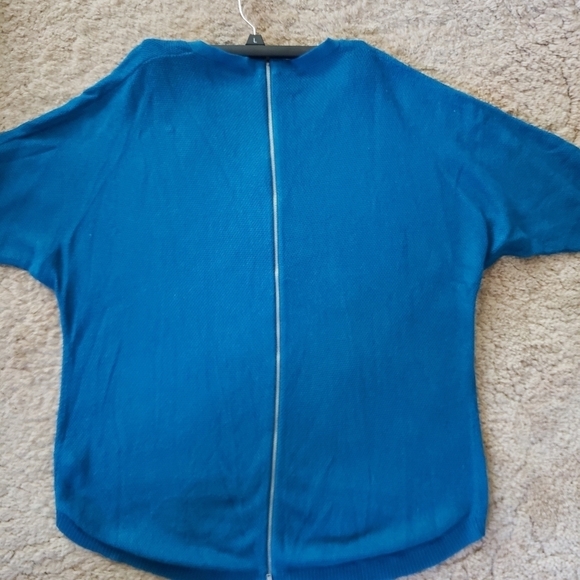 Express brand high low hem sweater, zipper back. Sz S - Picture 5 of 8